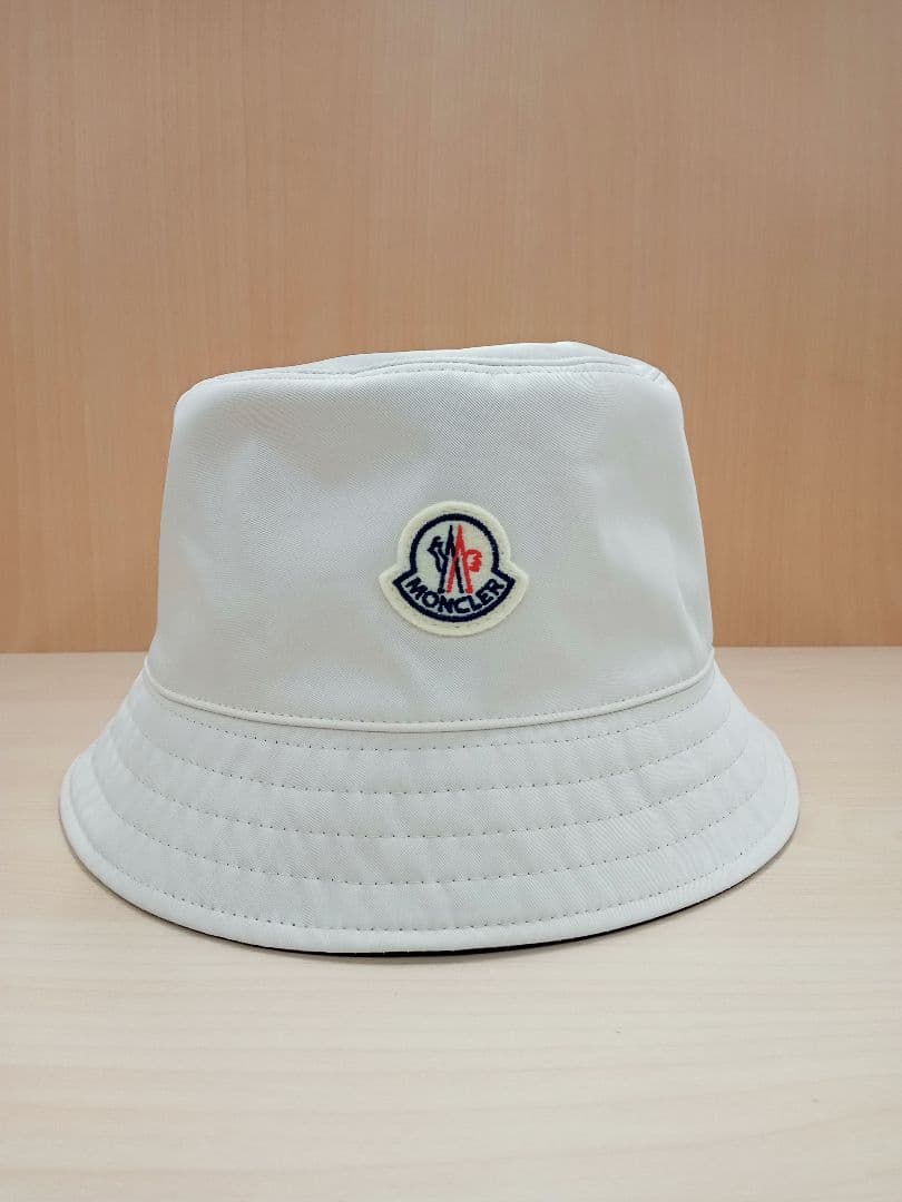 Bonne affaireMONCLER リバーシブル HAT Mサイズ