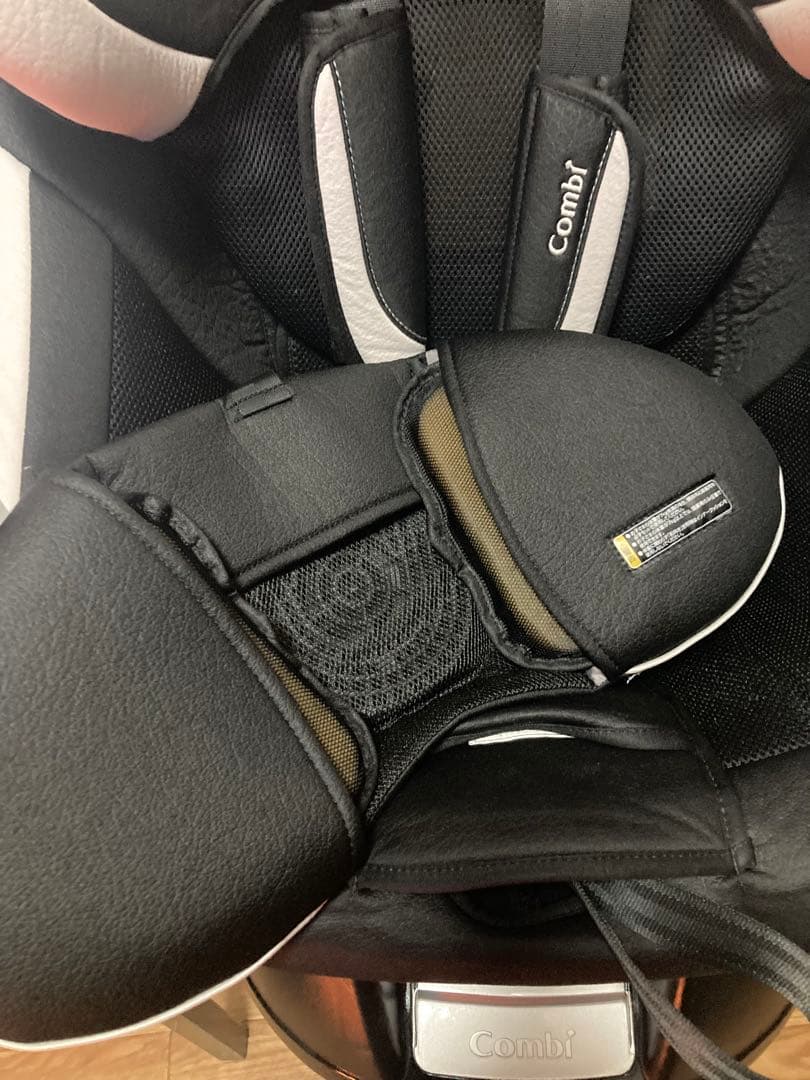 コンビ⭐️ネルーム【高級】エッグショック クリーニング済みチャイルドシート