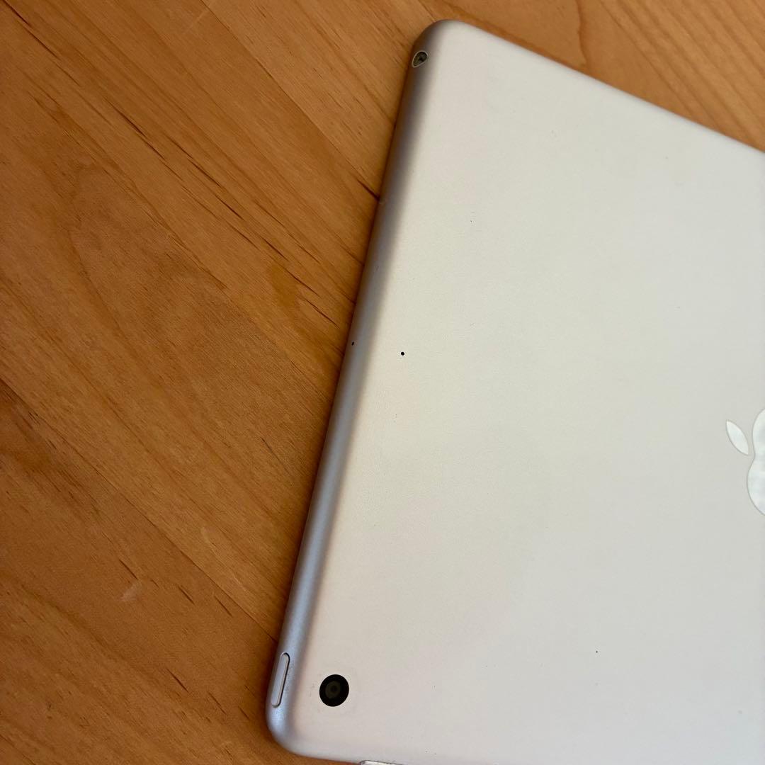 iPad 第5世代 128GB Wi-Fi シルバー
