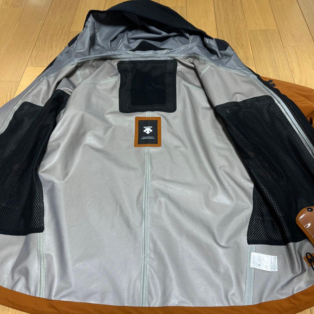 週末値下げ！初秋スキー　DESCENTE ハードシェルジャケット