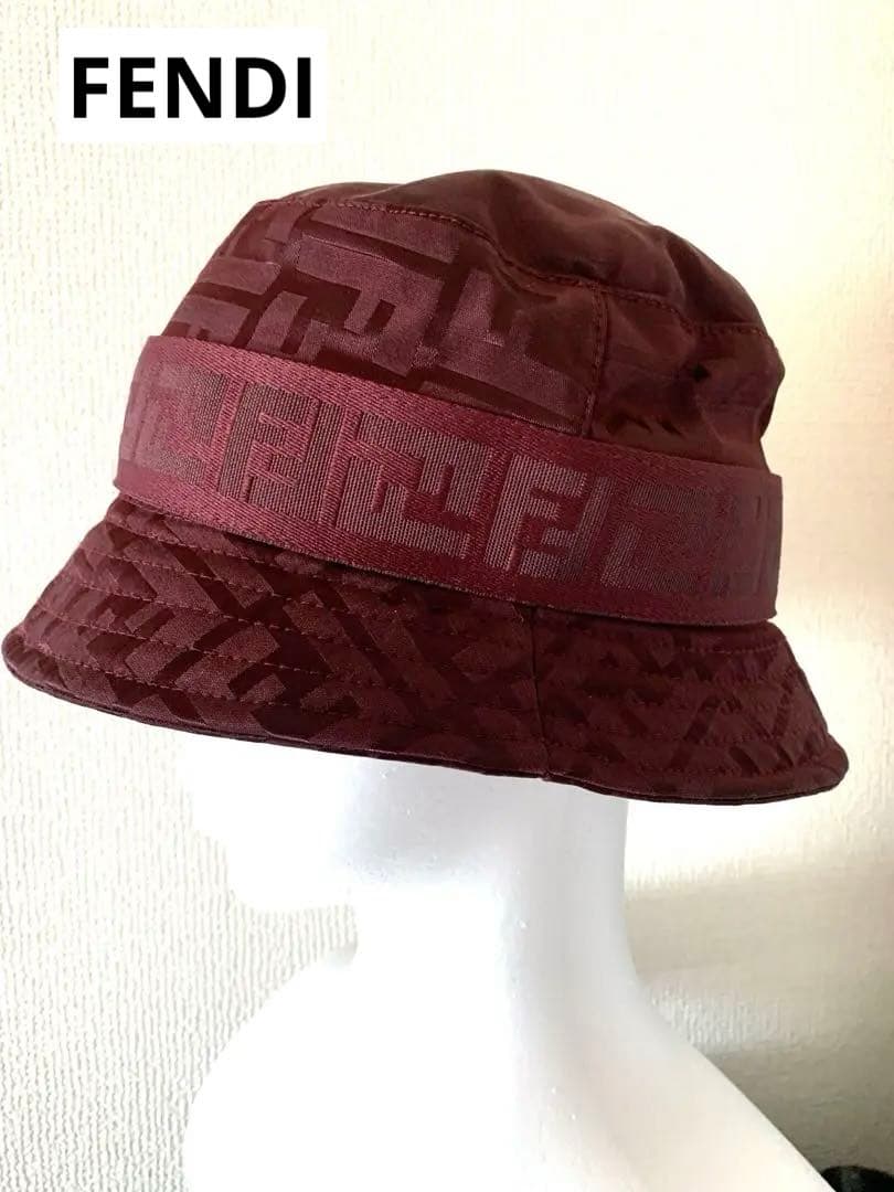 ✨FENDIレディースバケットハット✨秋冬アイコンFF✨清楚なワインレッド