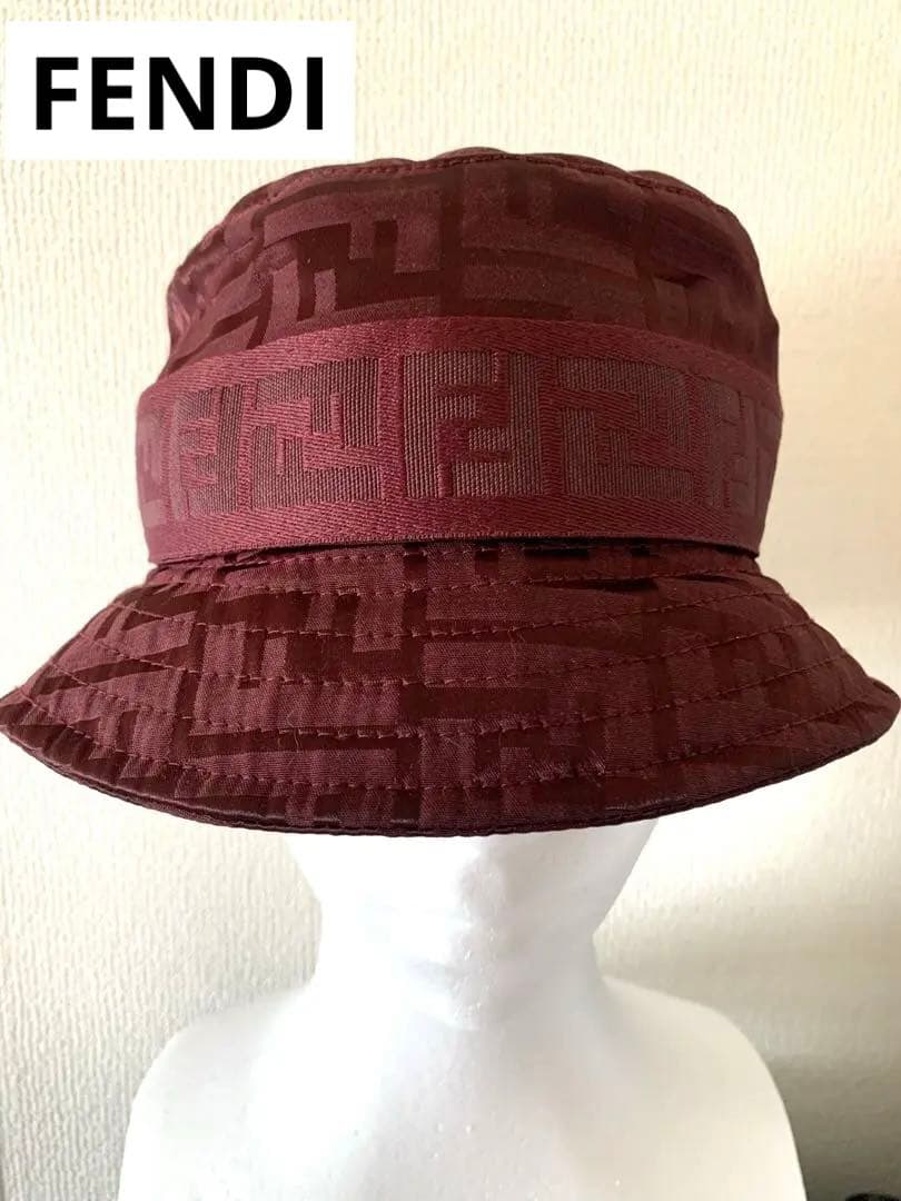 ✨FENDIレディースバケットハット✨秋冬アイコンFF✨清楚なワインレッド