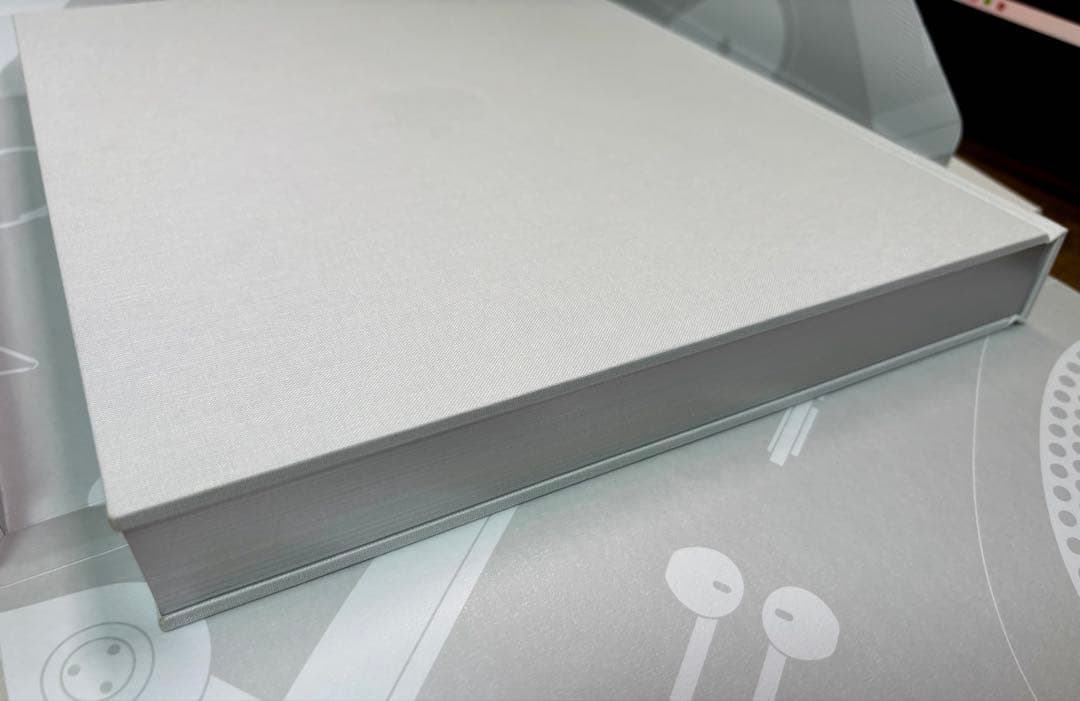 【極美品】Designed by Apple in California （小）