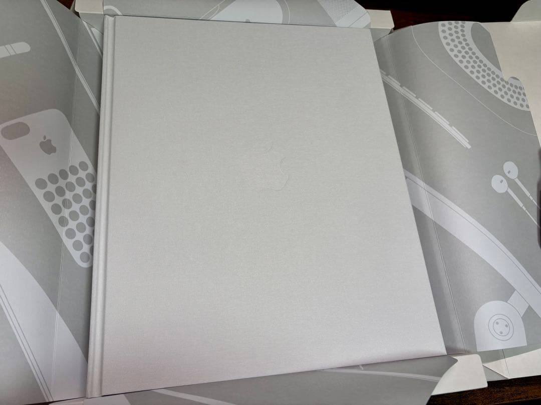 【極美品】Designed by Apple in California （小）