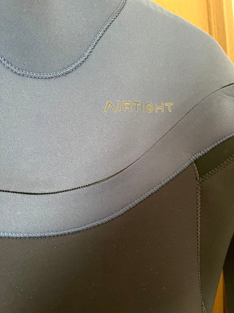 AIRTIGHT エアタイト　ウェットスーツ 黒・青 長袖