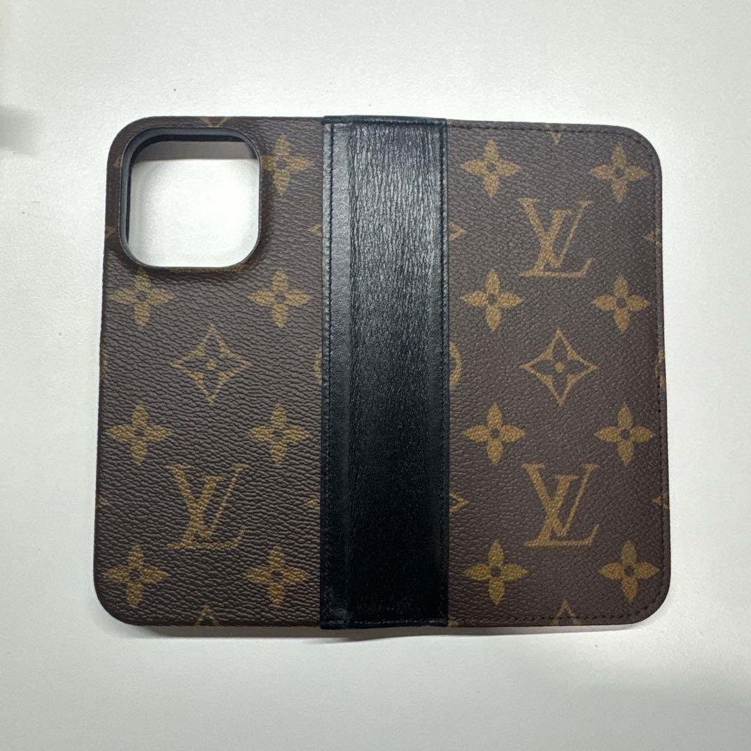 【送料無料・美品】Louis Vuitton 手帳型iPhone15Proケース