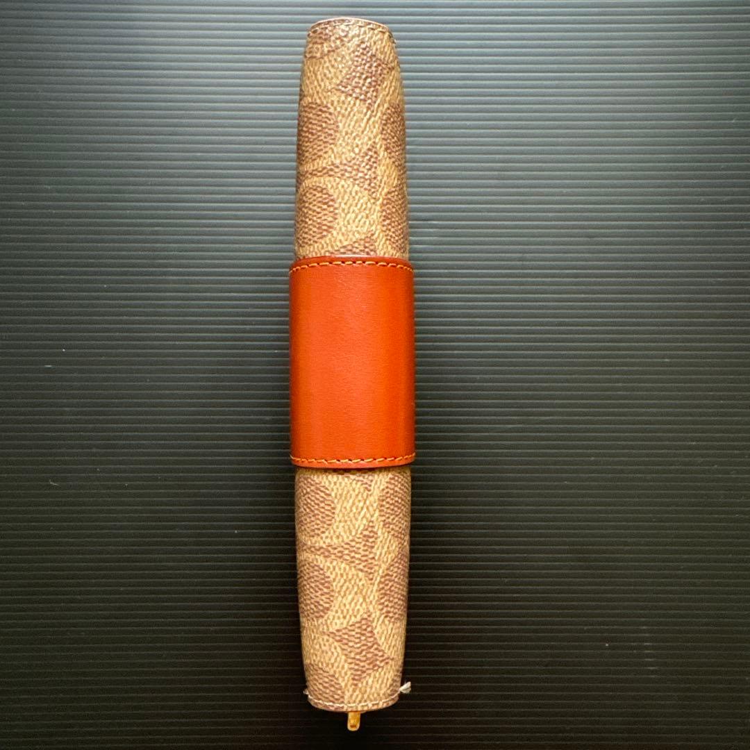 《 新品同様 》 コーチ 長財布 ラウンドファスナー