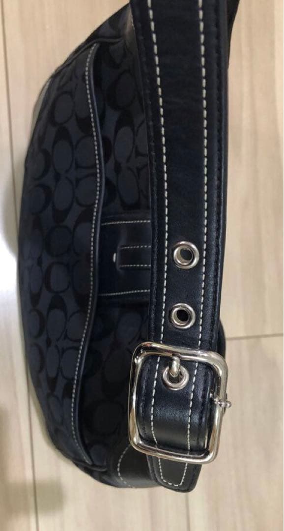 【美品】【COACH】ショルダーバッグ　シグネチャー　ブラック