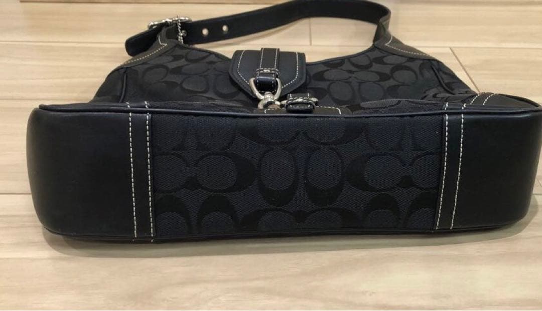 【美品】【COACH】ショルダーバッグ　シグネチャー　ブラック