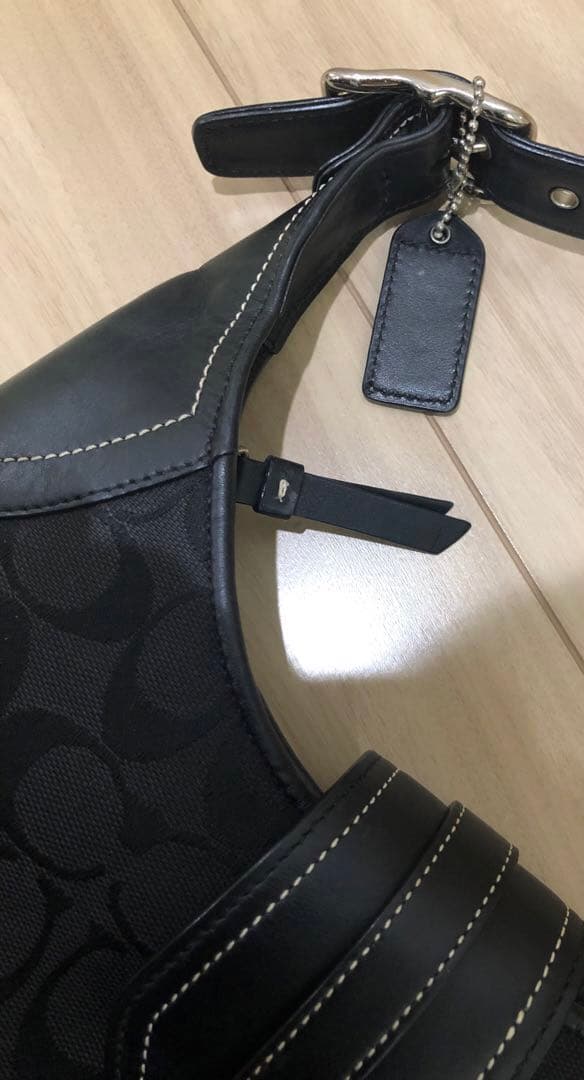 【美品】【COACH】ショルダーバッグ　シグネチャー　ブラック