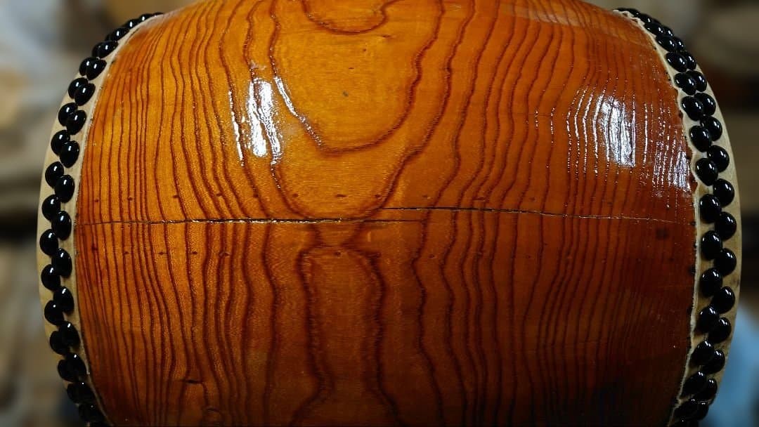 しんページ。ケヤキくり抜き和太鼓