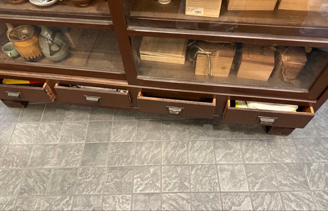 【引取限定】木製ガラス扉付き キャビネット アンティーク 古家具 ビンテージ