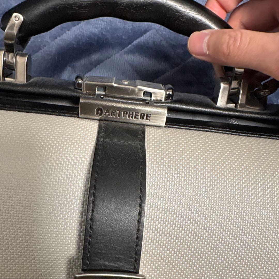 ARTPHERE ダレスリュックバッグ ホワイト/ブラック