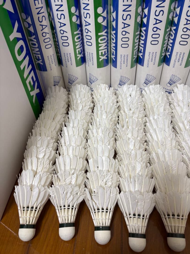 バドミントンヨネックス中古シャトルエアロセンサー600