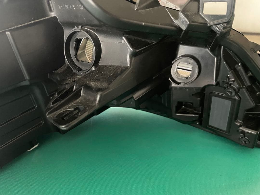 日産ノート　後期型　LED左ヘッドライト