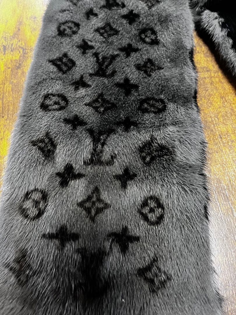 美品　ルイヴィトン　モノグラムリバース　ミンクスカーフLV MINK FUR