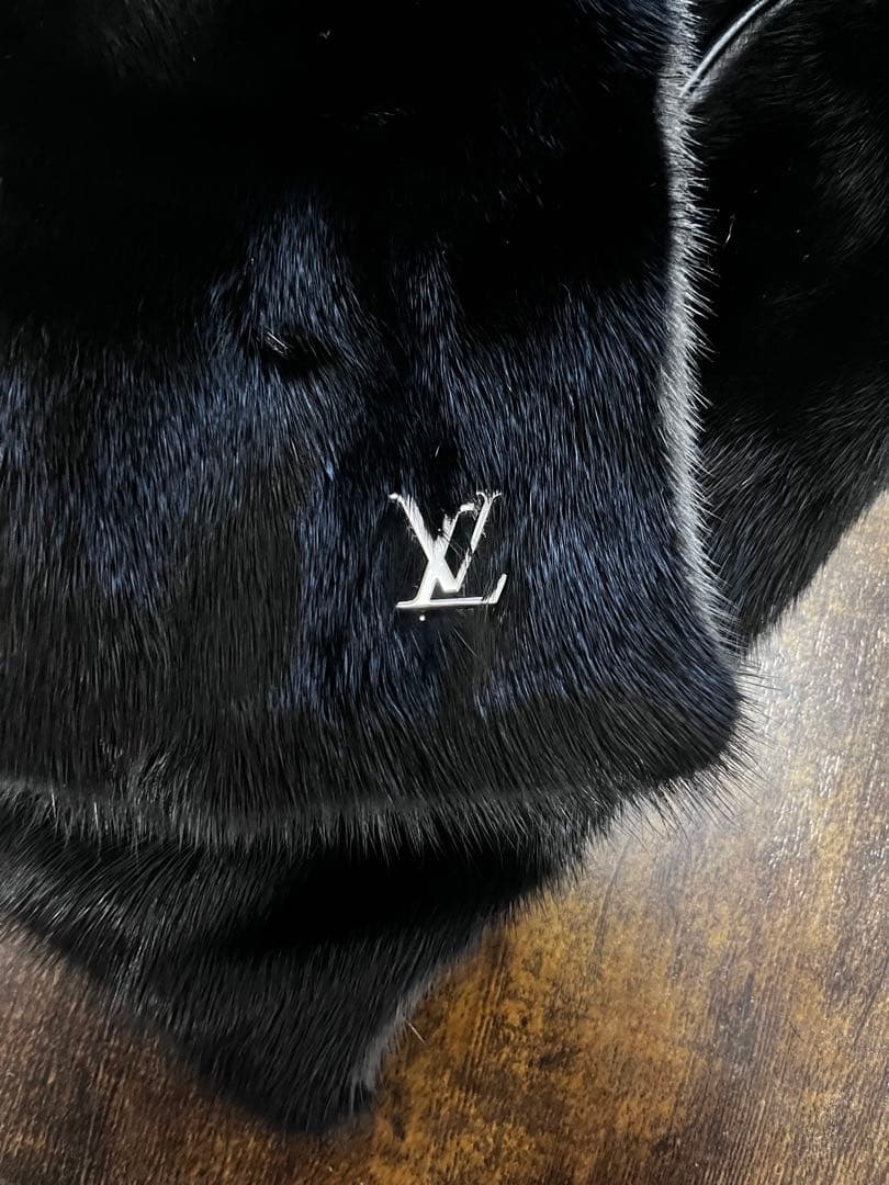 美品　ルイヴィトン　モノグラムリバース　ミンクスカーフLV MINK FUR