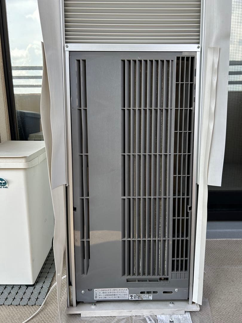 窓用エアコン 冷房、除湿機能付き　2021年製