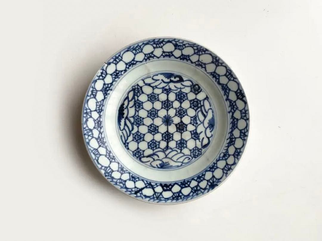 骨董　アンティーク　青花　染付　中国骨董　中国古陶磁　古染付　亀甲花文　丸皿