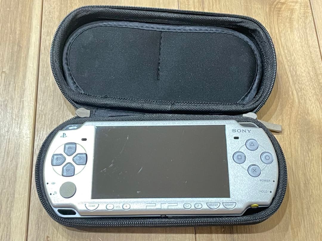 PSP 2000 本体 メモリースティック ケース ソフト付き