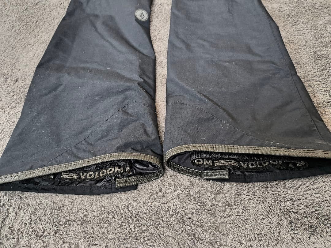 ボルコムGORE-TEXパンツ　スリムフィットSサイズ　黒　レディース　美品