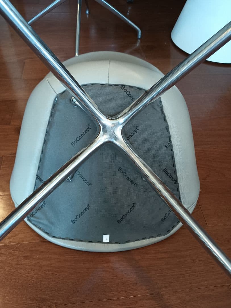 専用【展示品:美品】ボーコンセプト アデレードチェア 本革グレー