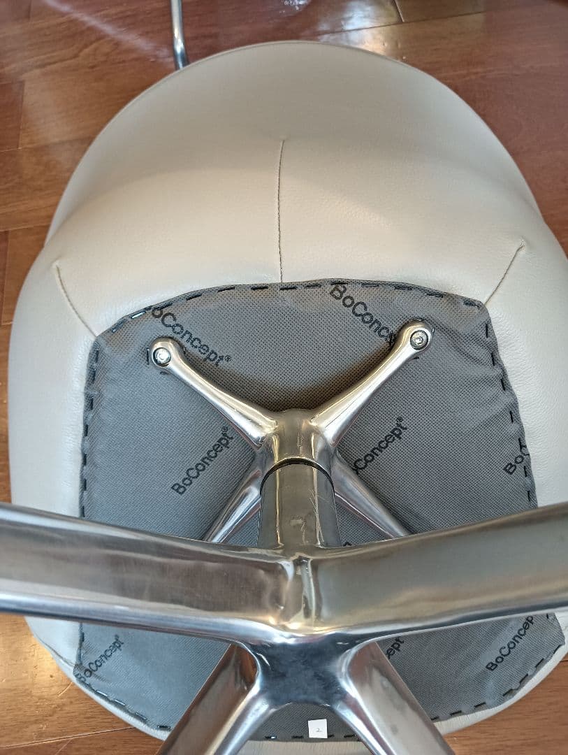 専用【展示品:美品】ボーコンセプト アデレードチェア 本革グレー