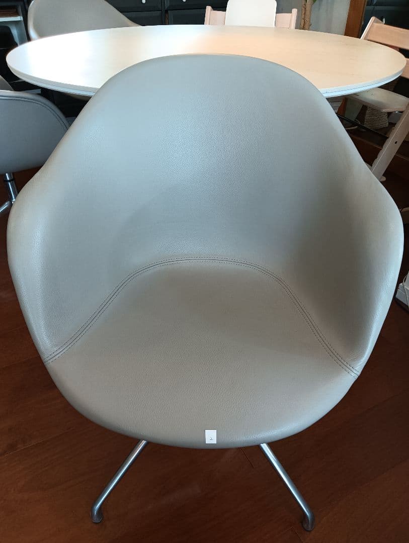 専用【展示品:美品】ボーコンセプト アデレードチェア 本革グレー