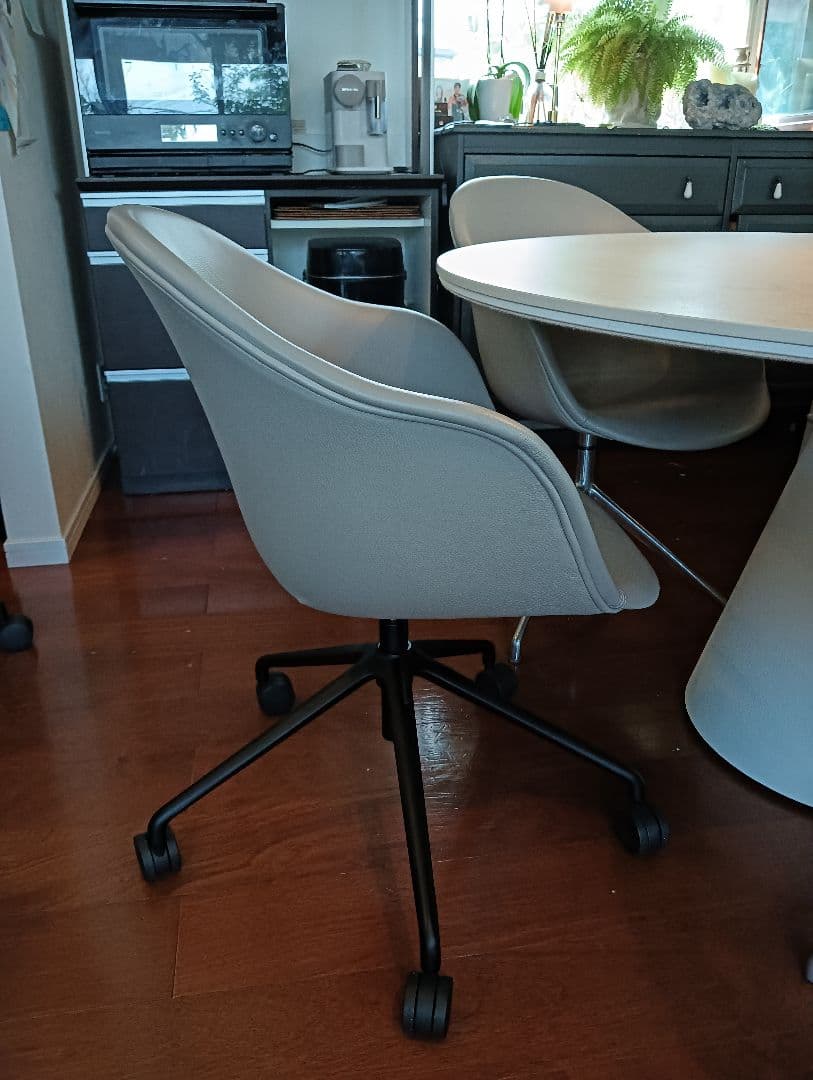 専用【展示品:美品】ボーコンセプト アデレードチェア 本革グレー