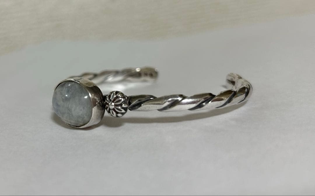 エリッカニコラスビゲイ　バングル　ムーンストーン