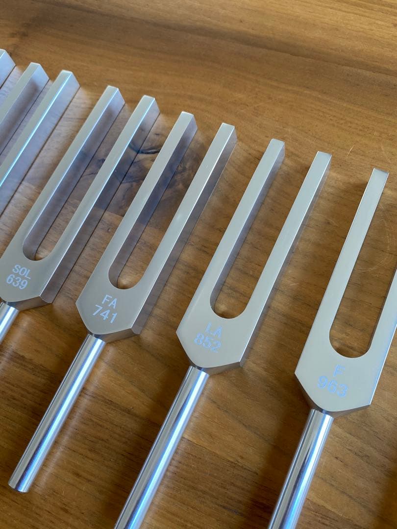 新品　音叉　ソルフェジオ周波数　９本セット　7つのチャクラ　瞑想