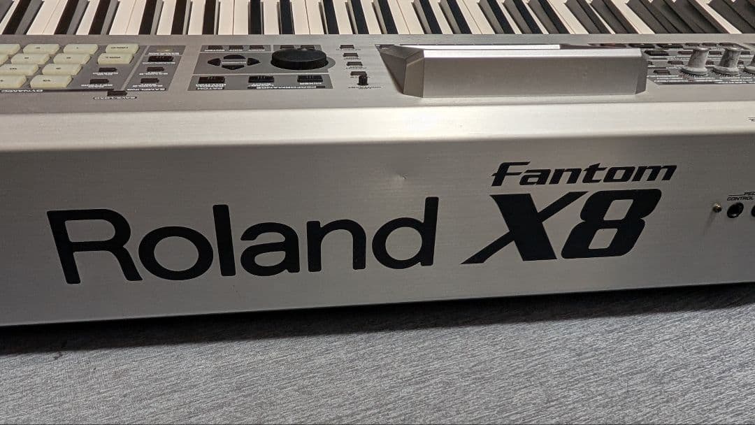 Roland Fantom X8 シンセサイザー