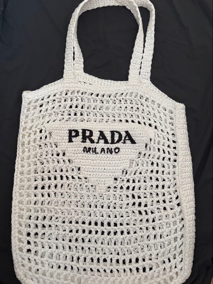 しろちゃん⭐️　【正規品】PRADA ホワイト メッシュ トートバッグ
