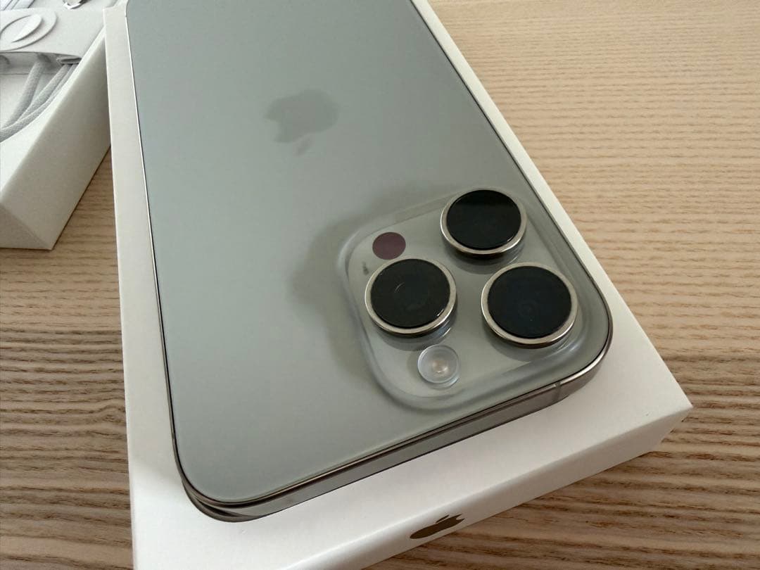 iPhone16ProMax（ナチュラルチタニウム・SIMフリー・256GB）