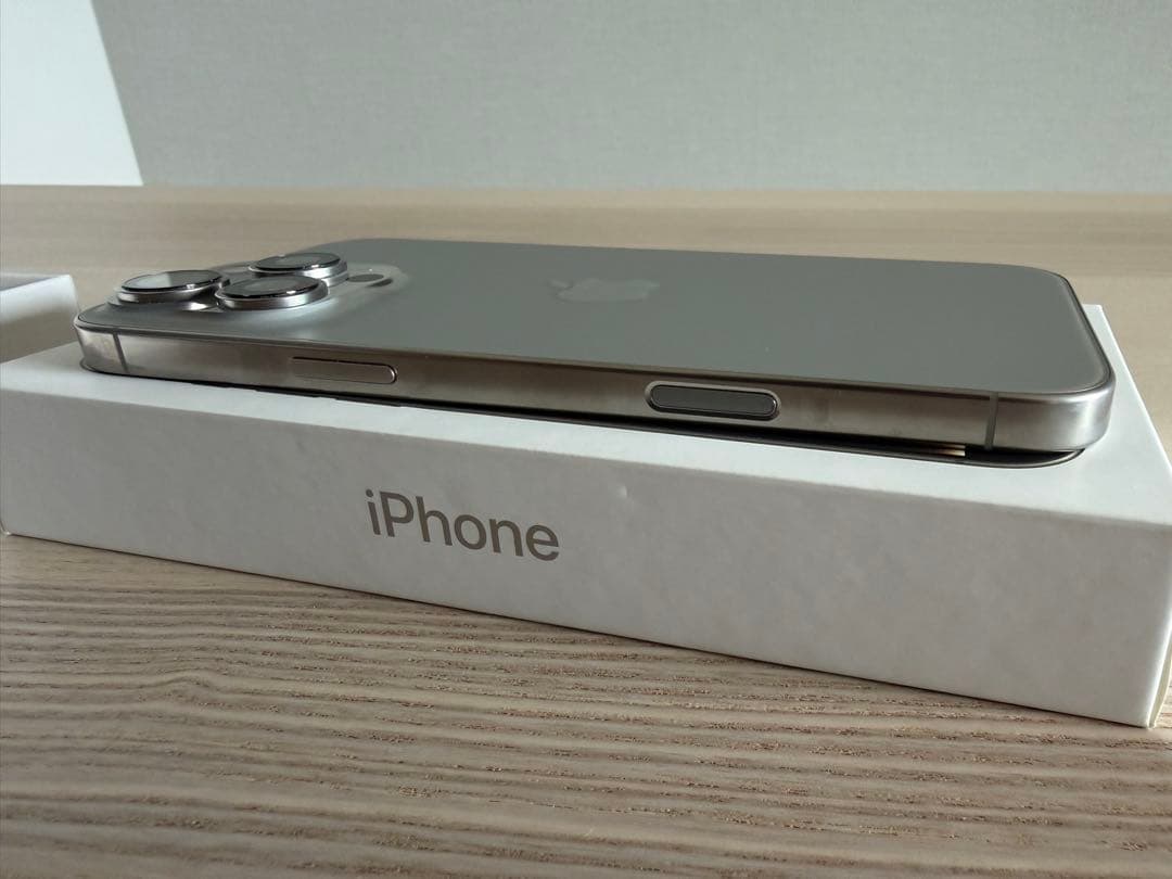 iPhone16ProMax（ナチュラルチタニウム・SIMフリー・256GB）