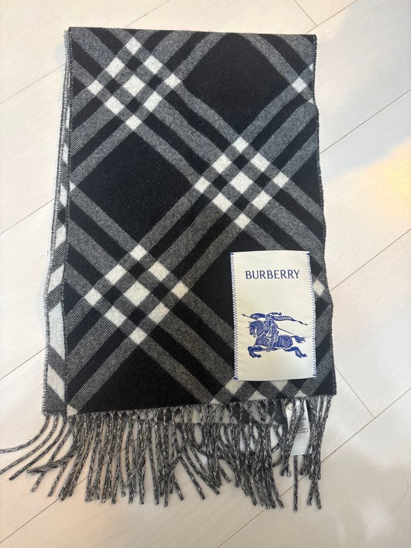 100%カシミヤ　男女OK昨年百貨店購入　美品　 両面使えます