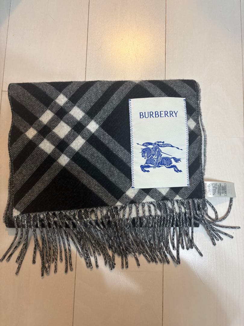 100%カシミヤ　男女OK昨年百貨店購入　美品　 両面使えます