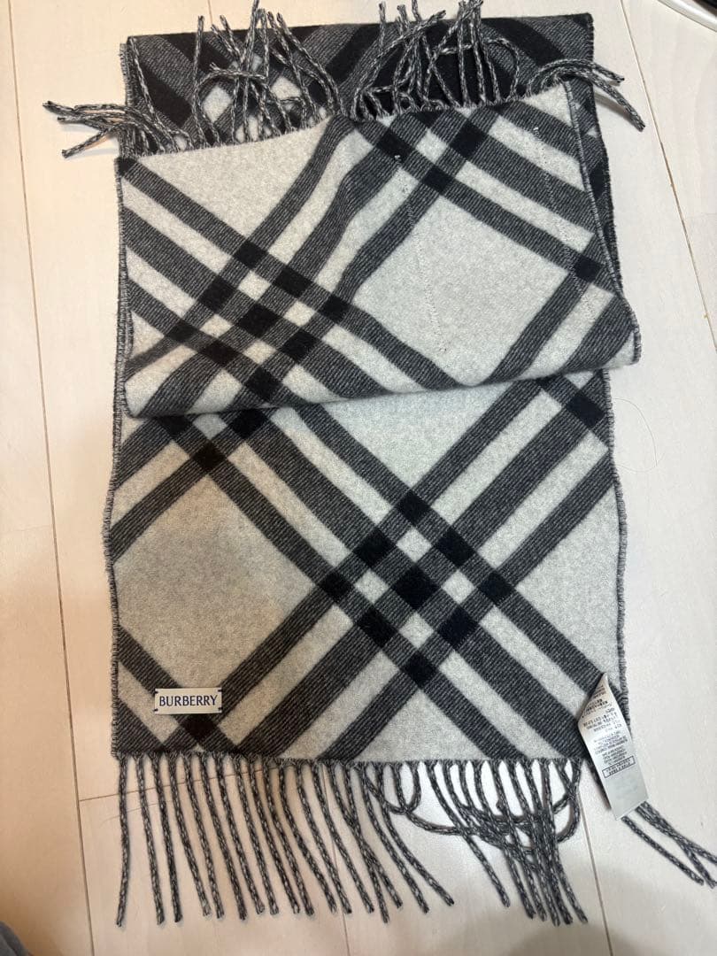 100%カシミヤ　男女OK昨年百貨店購入　美品　 両面使えます