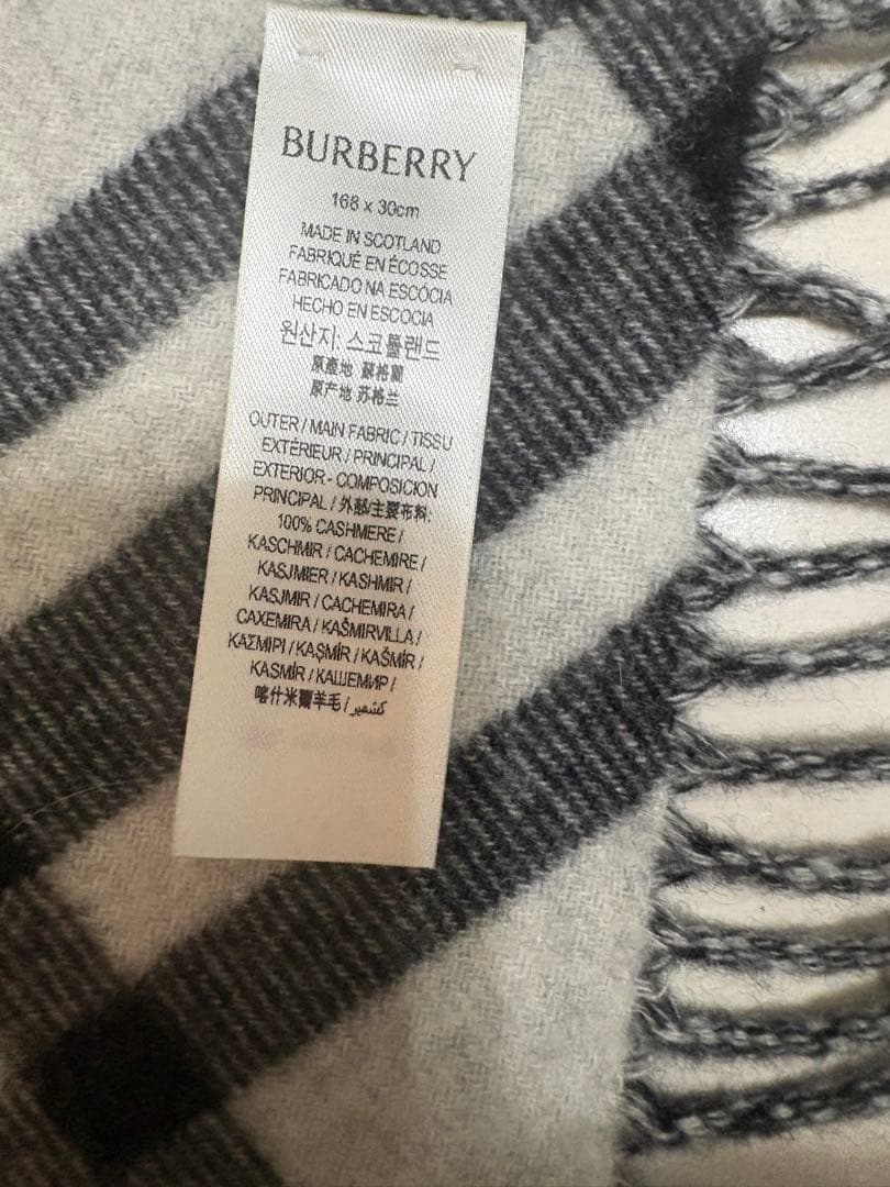 100%カシミヤ　男女OK昨年百貨店購入　美品　 両面使えます