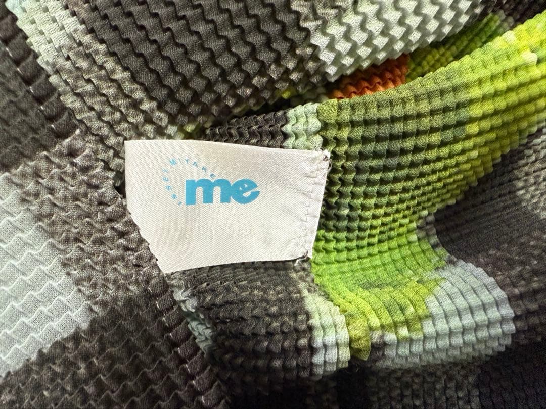 ぎ*︎様 イッセイミヤケ me プリーツ 長袖カットソー 総柄 正規品