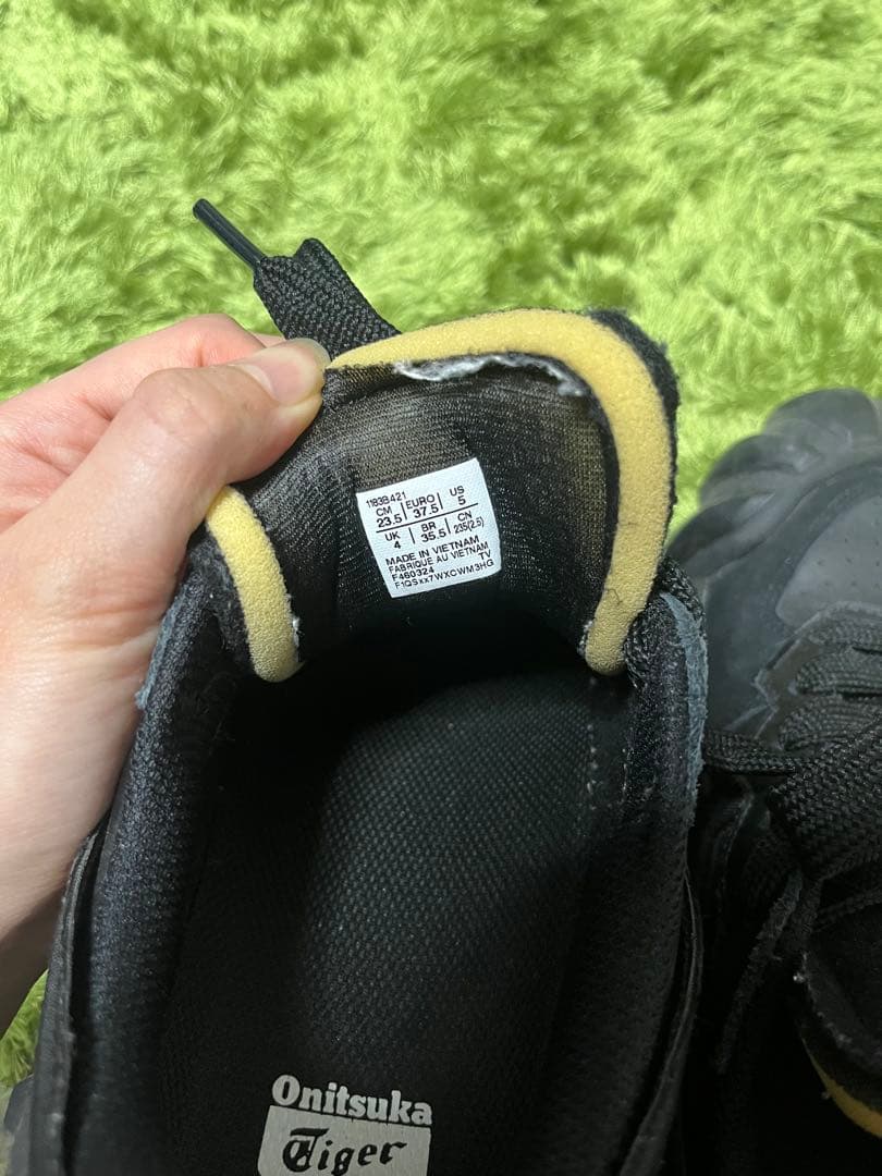 OnitsukaTigerオニツカタイガー厚底スニーカー ブラック 23.5cm