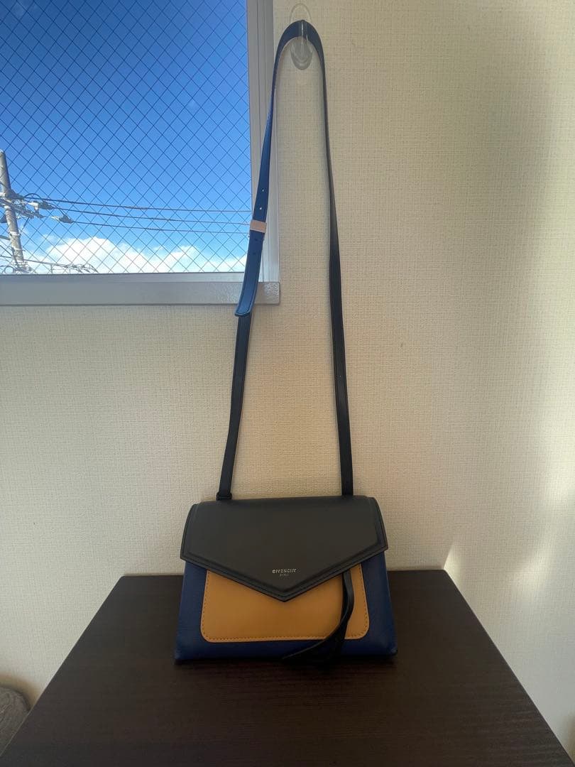 GIVENCHYデュエットショルダーバッグ