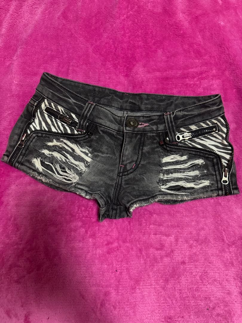 d.i.a. ゼブラ柄 ポケット付き デニムショートパンツ