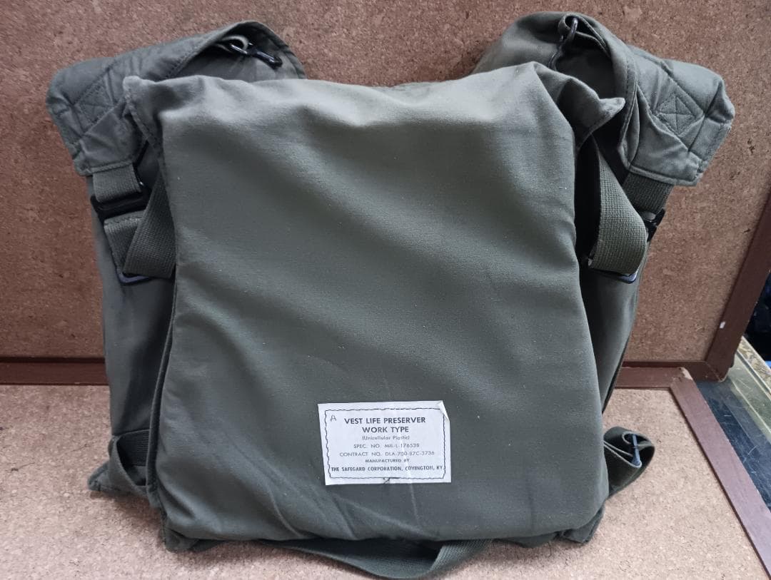 か*ギ様 １９０８）米軍 ライフジャケット　VEST LIFE PRESERVE