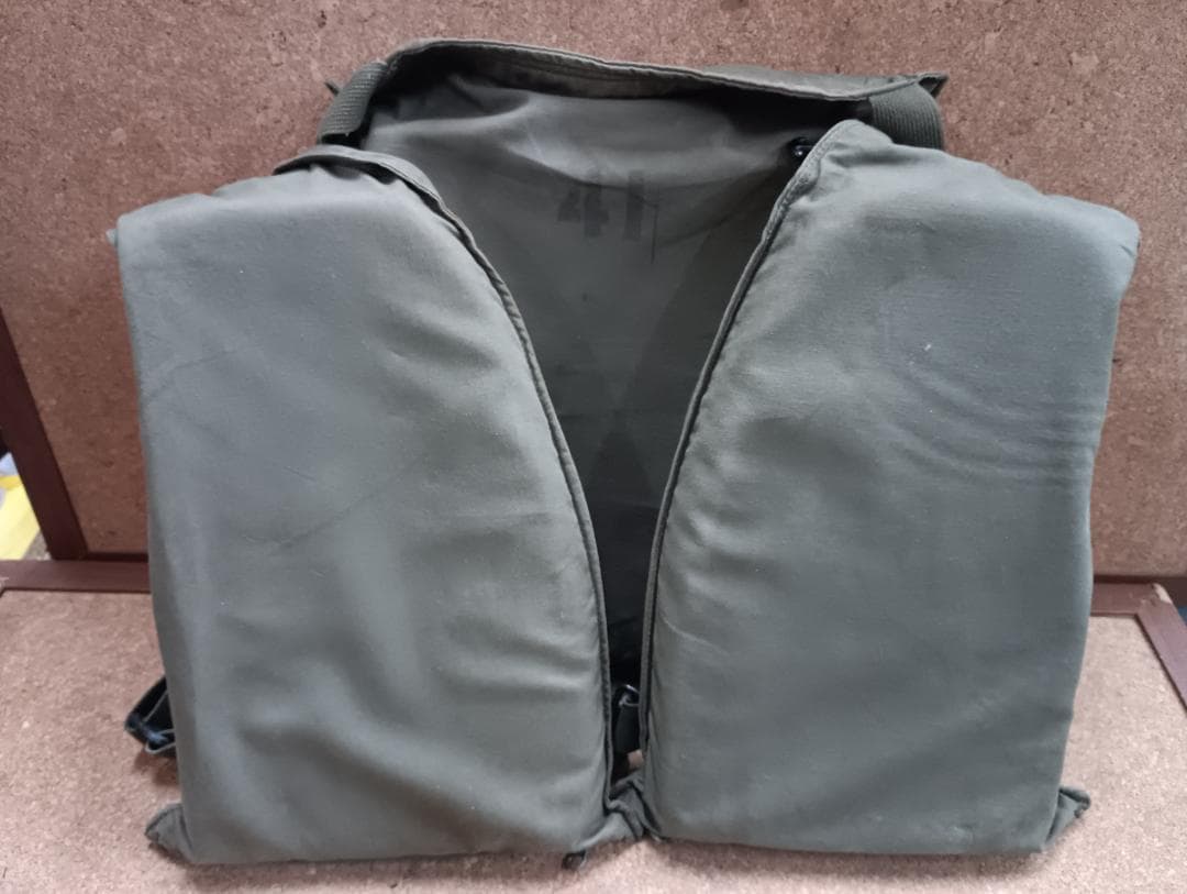 か*ギ様 １９０８）米軍 ライフジャケット　VEST LIFE PRESERVE