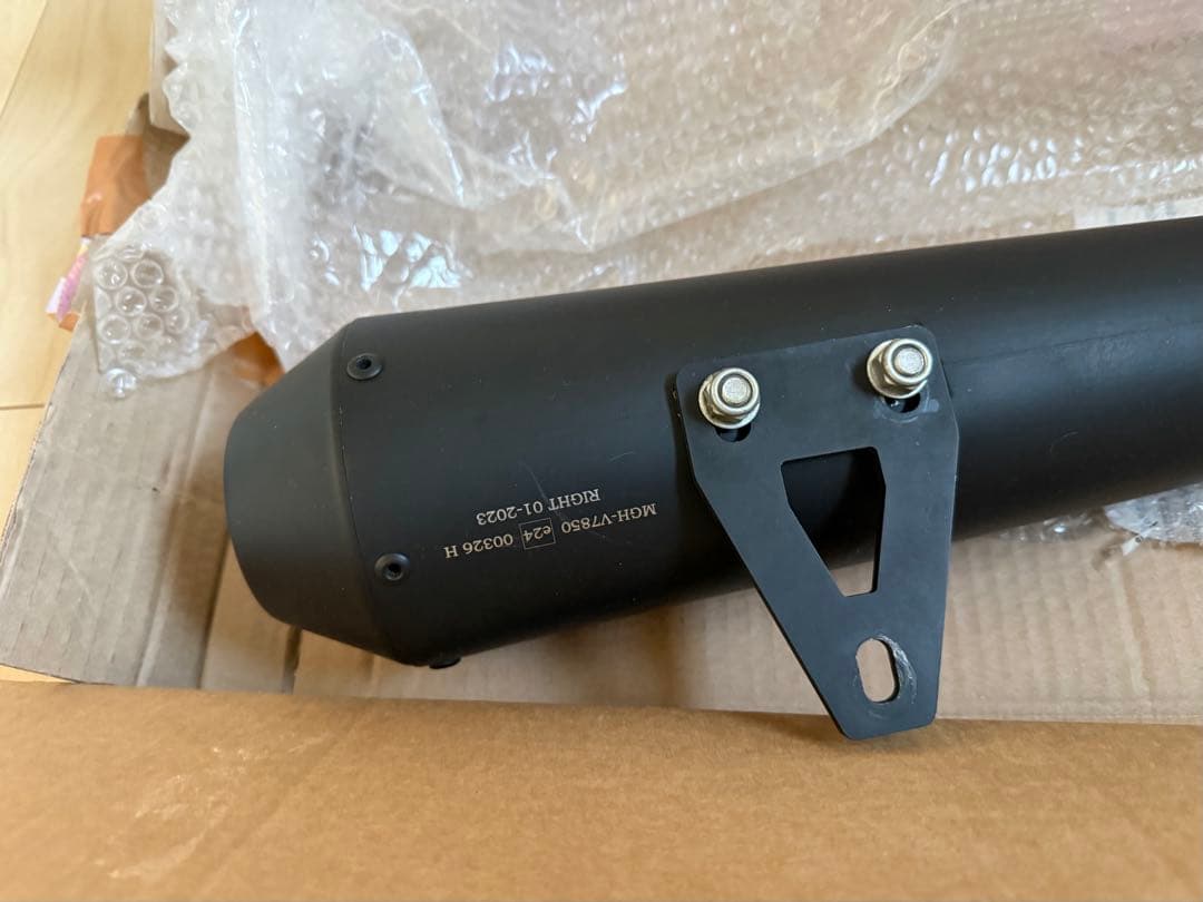 モトグッツィV7 Stone用　MISTRAL サイレンサー