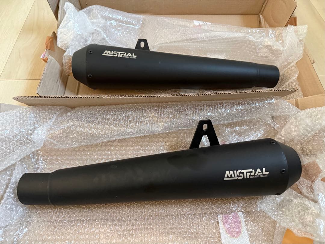 モトグッツィV7 Stone用　MISTRAL サイレンサー