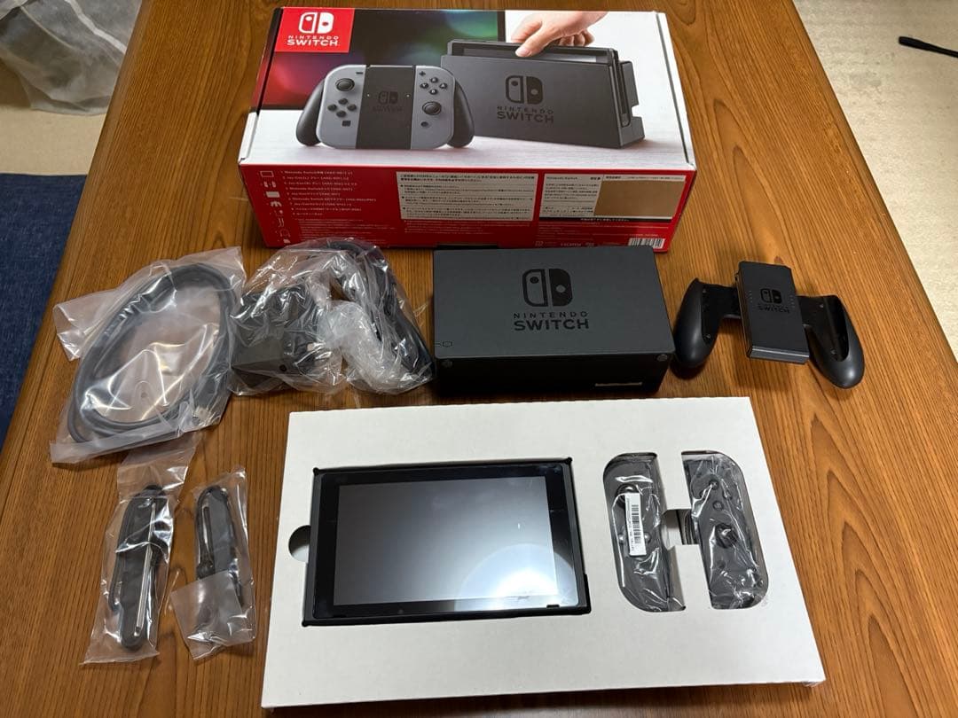 【SSさん専用】Nintendo Switch グレー 本体 ソフト付き