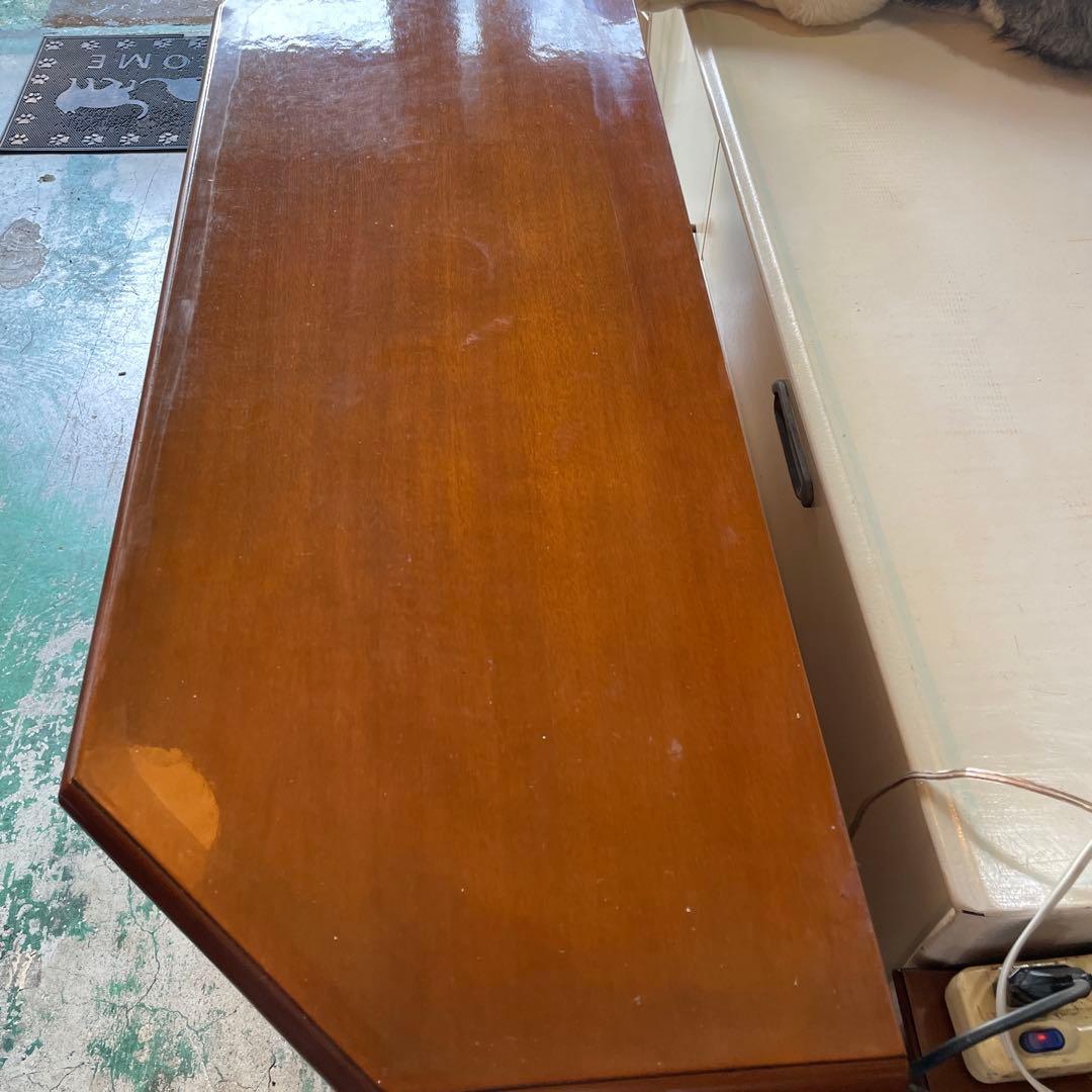 イタリア製・アンティーク象嵌模様の素敵なキャビネット