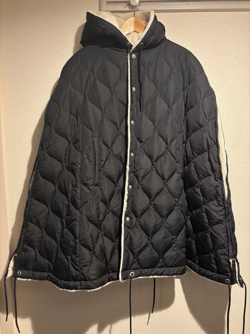 TAION ブラック ダウンフード付きポンチョ